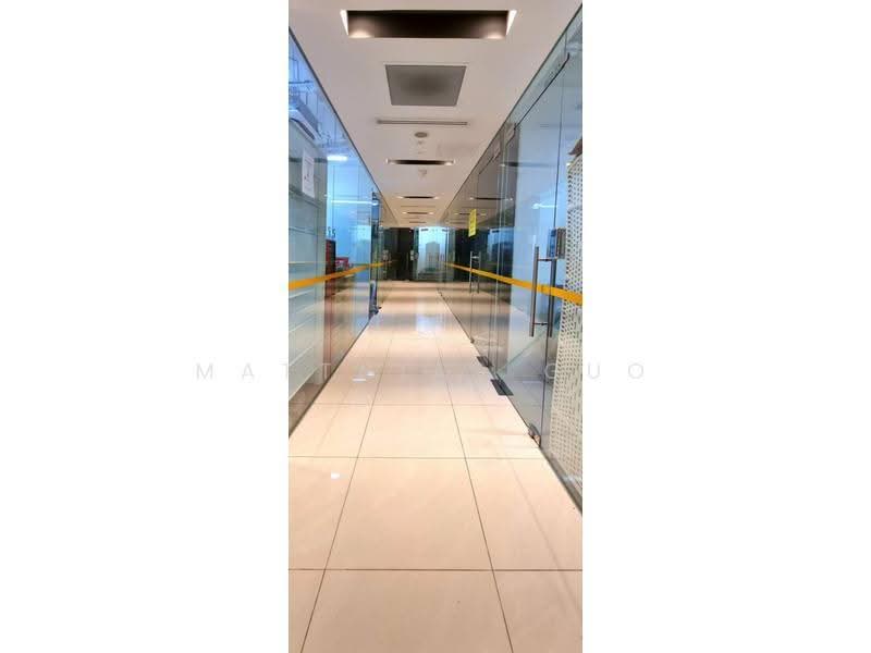 Oxley Tower, 138 Robinson Road, Boat Quay / Raffles Place / Marina, 226 sqft, Mall Shop For Sale, by Matthias Guo, 23919172 - Corridor - CommercialGuru.com.sg