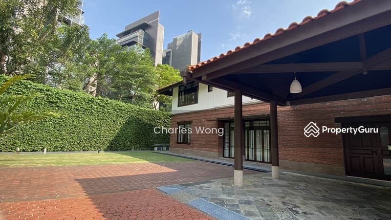 Wide Frontage with ample parking space 