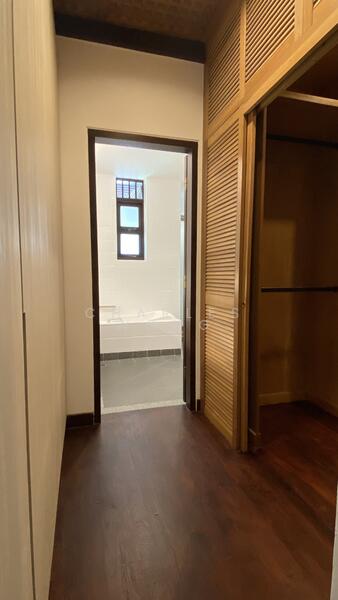 Master Walk-in Closet 