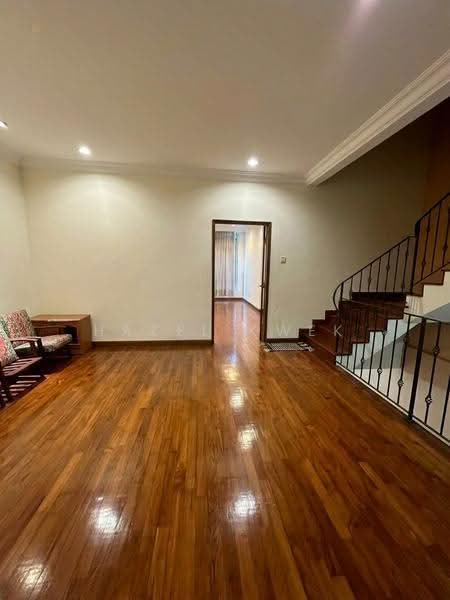 lorong 104 Changi Road, Lorong 104 Changi Road, Eunos / Geylang / Paya Lebar, 1 Bedroom, 300 sqft, Terraced House For Rent, by Hazel Kwek, 23920749 - Living Room - PropertyGuru.com.sg