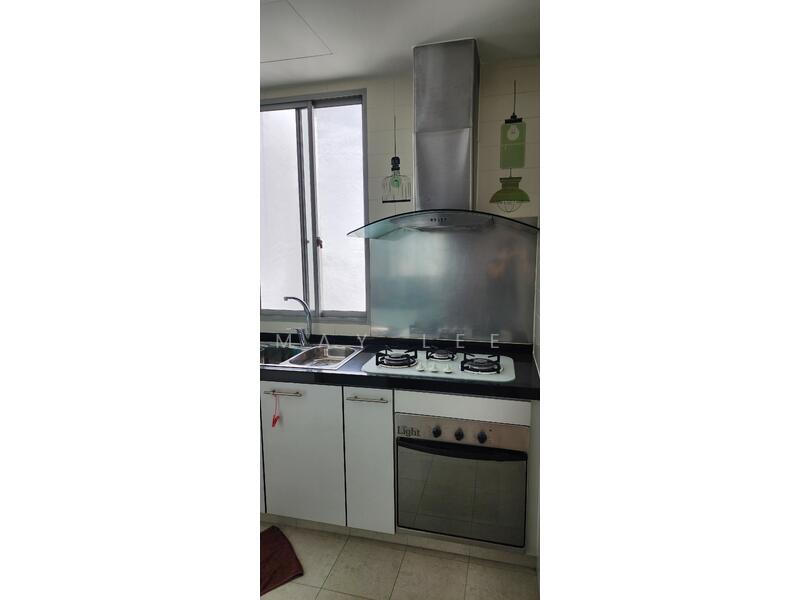 The Lakeshore, 31 Jurong West Street 41, 3 Bedrooms, 1,173 sqft, Condominium For Rent, by May Lee, 2392082 - PropertyGuru.com.sg