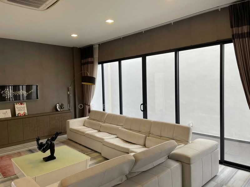 Serangoon Garden Estate, Serangoon Garden Estate, 5 Bedrooms, 4,500 sqft, Corner Terrace For Rent, by Florence Loh, 23922470 - PropertyGuru.com.sg