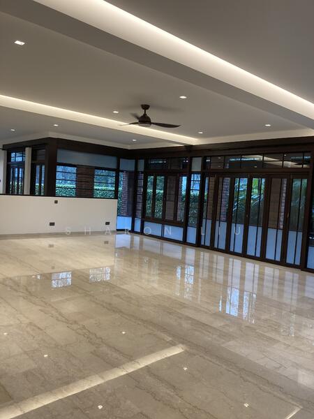 Bright and large Living