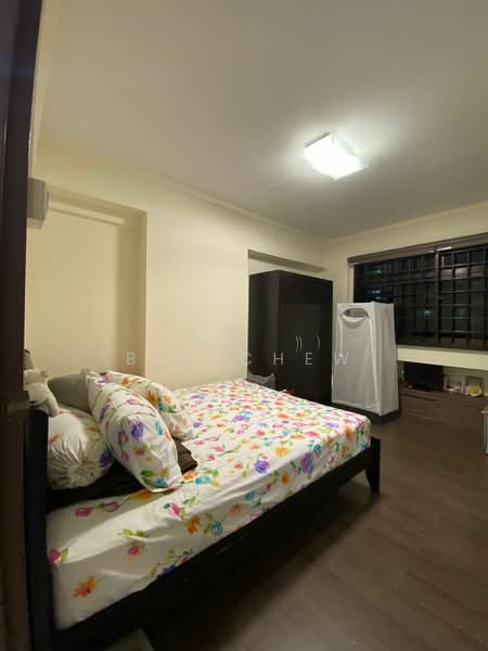 For Rent - 5 Holland Close