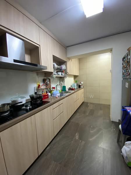 For Rent - 5 Holland Close