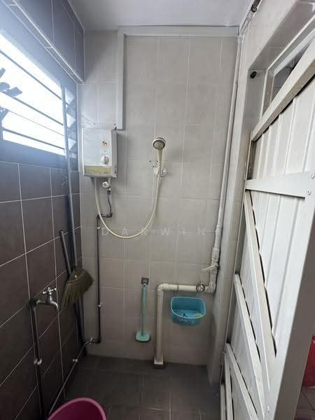 152 Bishan Street 11, 152 Bishan Street 11, Ang Mo Kio / Bishan / Thomson, Room Rental, 150 sqft, HDB Flat For Rent, by Darwin Zheng Jie, 23929483 - Bathroom - PropertyGuru.com.sg