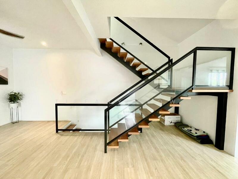 For Sale - ***THE FINEST!!! ALMOST BRAND NEW MODERN LINK BUNGALOW!