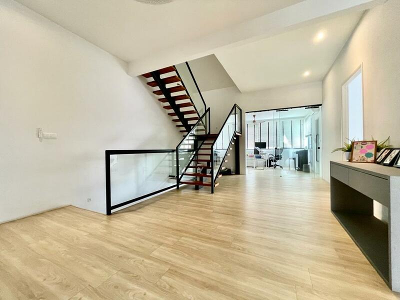 For Sale - ***THE FINEST!!! ALMOST BRAND NEW MODERN LINK BUNGALOW!