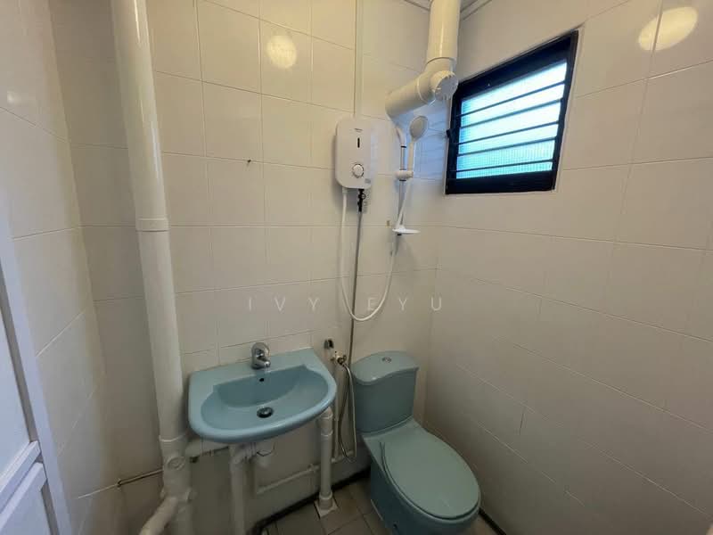 427 Bedok North Road, 427 Bedok North Road, 3 Bedrooms, 990 sqft, HDB Flat For Rent, by Ivy Eyu, 23935258 - PropertyGuru.com.sg