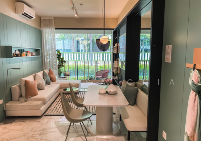 For Sale - Mixed Development Condo star buys in District 16. Call me for the VIP prices !