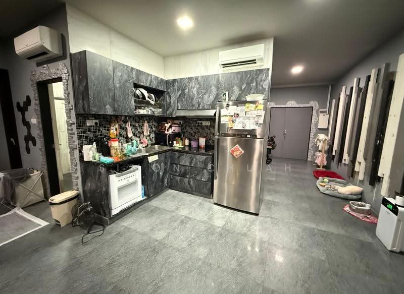2 Bedder Near Serangoon MRT, Hougang / Punggol / Sengkang, 2 Bedrooms, 1,000 sqft, Semi-Detached House For Rent, by Simon Chuah, 23939700 - Kitchen - PropertyGuru.com.sg