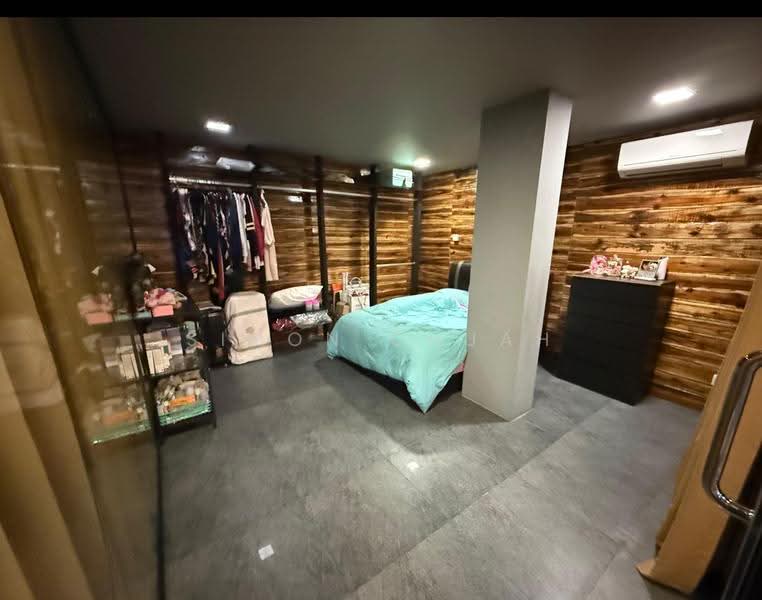 2 Bedder Near Serangoon MRT, Hougang / Punggol / Sengkang, 2 Bedrooms, 1,000 sqft, Semi-Detached House For Rent, by Simon Chuah, 23939700 - Bedroom - PropertyGuru.com.sg