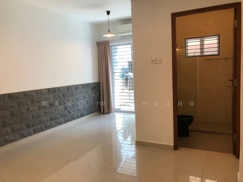 19 Jalan Novena Timor, Jalan Novena Timor, 5 Bedrooms, 2,200 sqft, Terraced House For Rent, by Wang Wee Huang, 23940081 - ground floor attached bathroom - PropertyGuru.com.sg