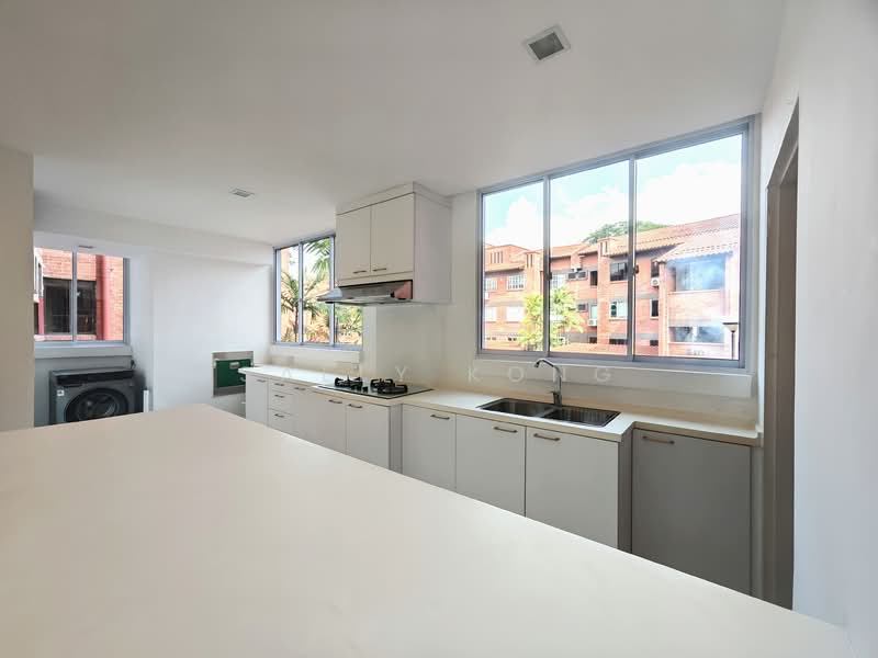 Loyang Valley, 212 Loyang Avenue, 2 Bedrooms, 1,449 sqft, Condominium For Rent, by Sally Kong, 23941581 - Kitchen - PropertyGuru.com.sg