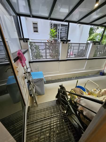 Holland Grove View, Holland Grove View, Tanglin / Holland / Bukit Timah, 4 Bedrooms, 3,600 sqft, Semi-Detached House For Sale, by John Lim, 23942705 - PropertyGuru.com.sg