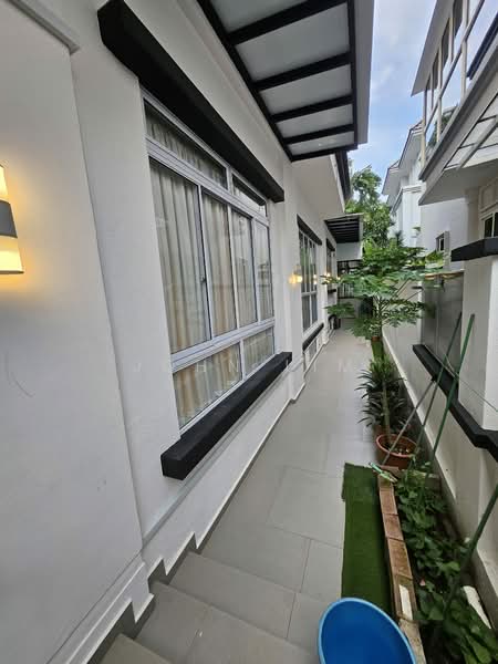 Holland Grove View, Holland Grove View, Tanglin / Holland / Bukit Timah, 4 Bedrooms, 3,600 sqft, Semi-Detached House For Sale, by John Lim, 23942705 - PropertyGuru.com.sg