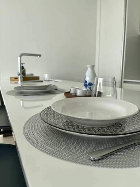 Scotts Square, 6 Scotts Road, 1 Bedroom, 635 sqft, Apartment For Rent, by Caron Choo, 23945359 - PropertyGuru.com.sg