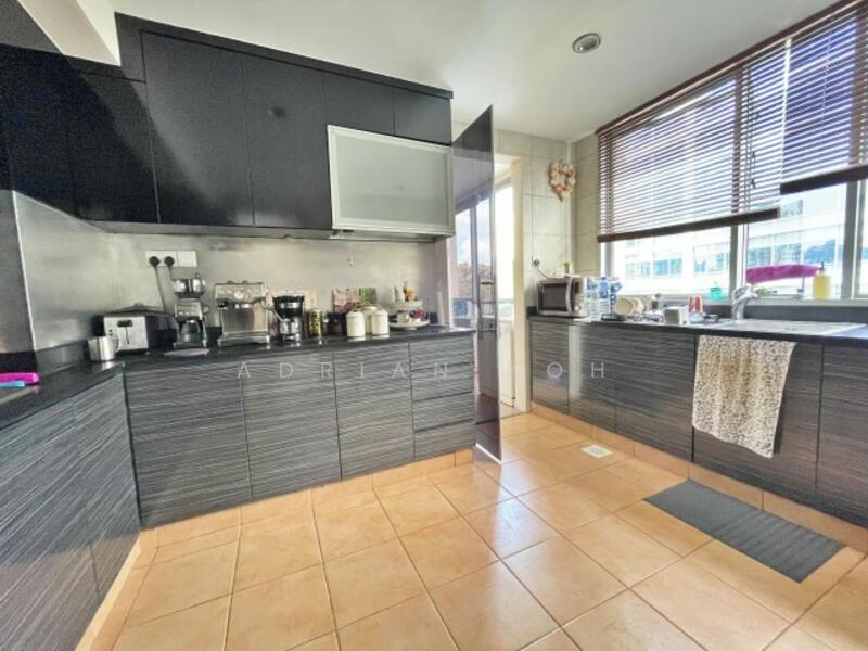 For Rent - UE Square