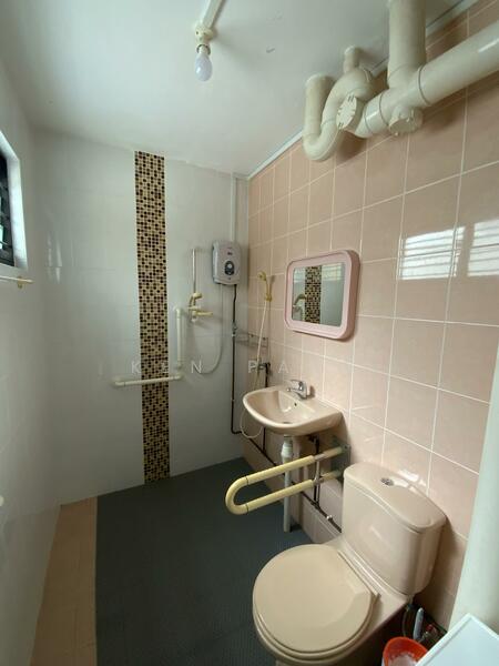 For Rent - 238 Serangoon Avenue 2