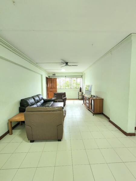 883 Tampines Street 84, 883 Tampines Street 84, Pasir Ris / Tampines, 3 Bedrooms, 1,119 sqft, HDB Flat For Rent, by Denise Fadil Lee, 23948632 - Spacious, Bright, Clean Living Room - PropertyGuru.com.sg