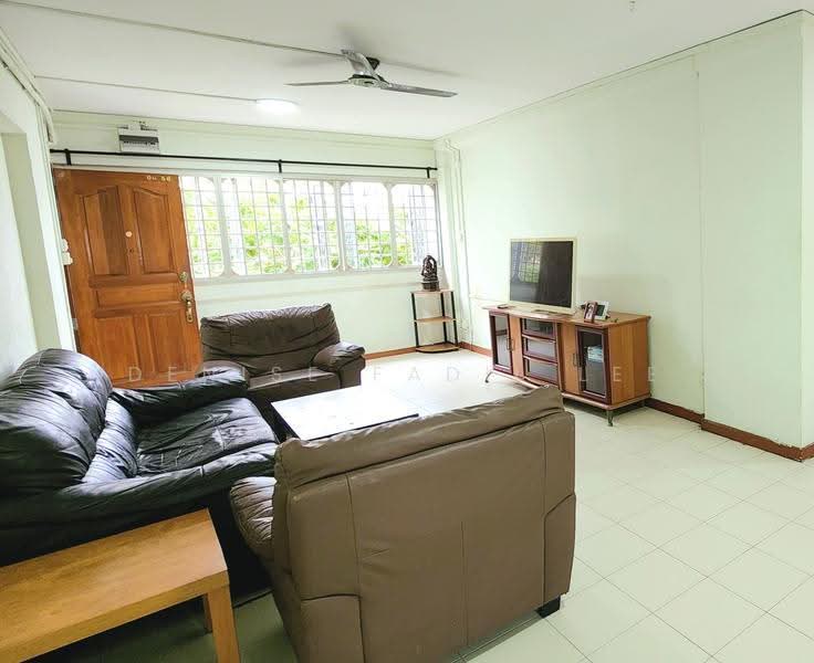 883 Tampines Street 84, 883 Tampines Street 84, Pasir Ris / Tampines, 3 Bedrooms, 1,119 sqft, HDB Flat For Rent, by Denise Fadil Lee, 23948632 - Spacious, Bright, Clean Living Room - PropertyGuru.com.sg