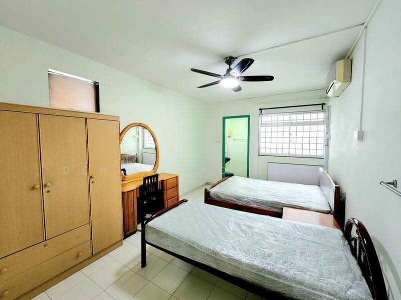 883 Tampines Street 84, 883 Tampines Street 84, Pasir Ris / Tampines, 3 Bedrooms, 1,119 sqft, HDB Flat For Rent, by Denise Fadil Lee, 23948632 - Spacious & Bright Master Room - PropertyGuru.com.sg