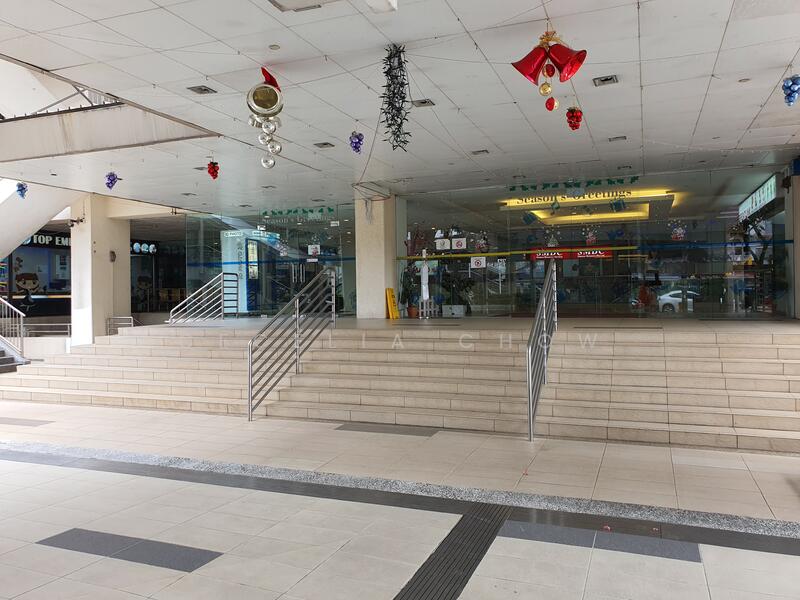 Bukit Timah Shopping Centre, 170 Upper Bukit Timah Road, 570 sqft, Mall Shop For Sale, by Cecelia Chow, 23949986 - CommercialGuru.com.sg