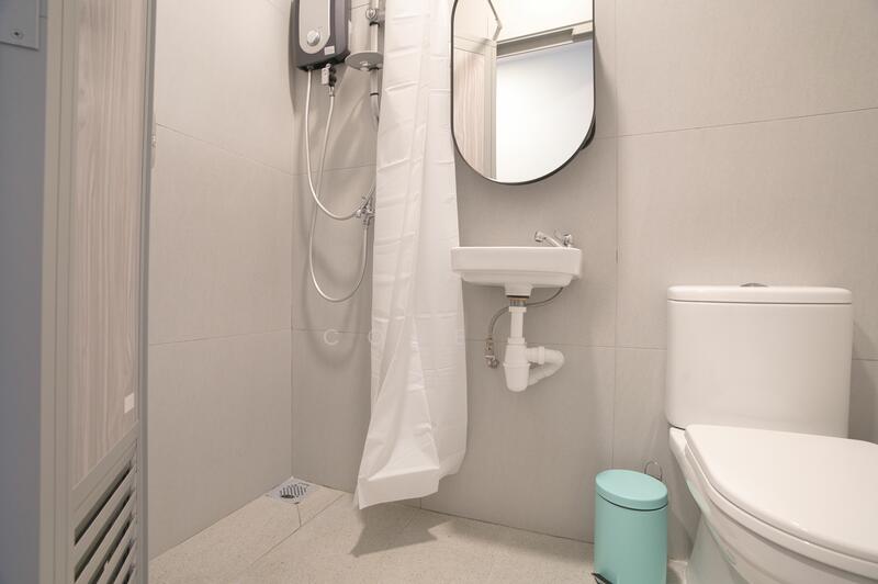Room 201 - Private Bathroom