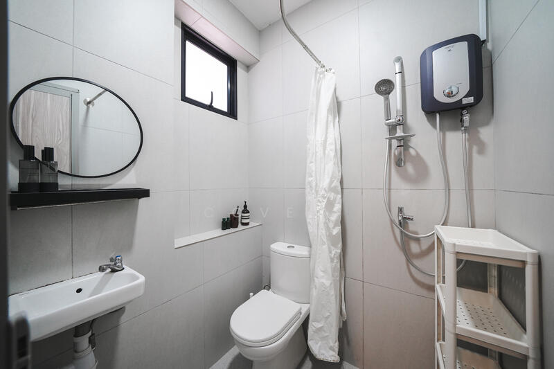 Room 205 - Private Bathroom