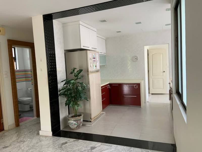 Orchid Apartment, 62A Eng Neo Avenue, 3 Bedrooms, 1,450 sqft, Walk-up Apartment For Rent, by Amanda Ng, 23952414 - Kitchen - PropertyGuru.com.sg