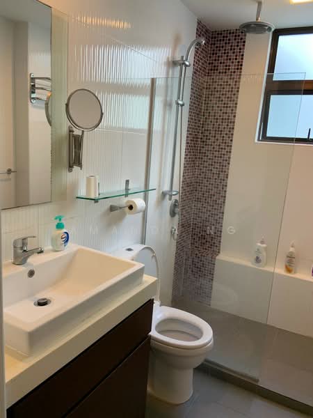 Orchid Apartment, 62A Eng Neo Avenue, 3 Bedrooms, 1,450 sqft, Walk-up Apartment For Rent, by Amanda Ng, 23952414 - Master Bathroom - PropertyGuru.com.sg