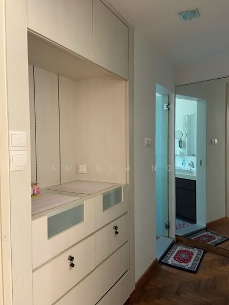 Orchid Apartment, 62A Eng Neo Avenue, 3 Bedrooms, 1,450 sqft, Walk-up Apartment For Rent, by Amanda Ng, 23952414 - Master Bedroom storage cabinets - PropertyGuru.com.sg