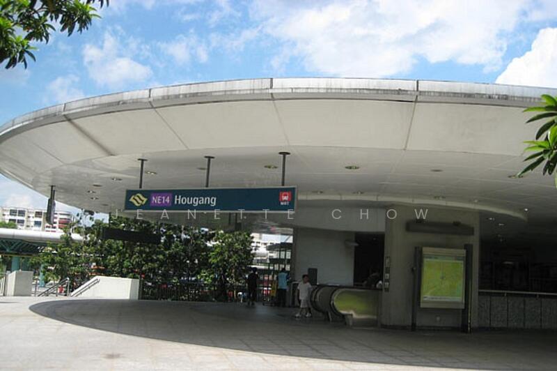 Easy access to Hougang Mrt