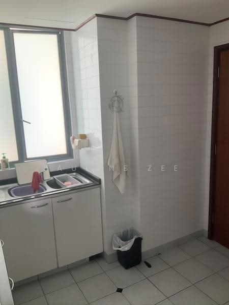 Springdale Condo, 51 Hindhede Walk, Clementi Park / Upper Bukit Timah, 3 Bedrooms, 1,200 sqft, Condominium For Rent, by Pauline Zee, 23955696 - PropertyGuru.com.sg