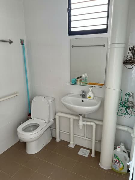 241 Tampines Street 21, 241 Tampines Street 21, 2 Bedrooms, 800 sqft, HDB Flat For Rent, by Kezia Lim, 23957855 - PropertyGuru.com.sg