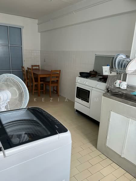 241 Tampines Street 21, 241 Tampines Street 21, 2 Bedrooms, 800 sqft, HDB Flat For Rent, by Kezia Lim, 23957855 - PropertyGuru.com.sg
