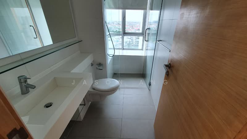 One Amber, 3 Amber Gardens, 4 Bedrooms, 1,658 sqft, Condominium For Rent, by Jason Ang, 23959034 - Junior bathroom - PropertyGuru.com.sg
