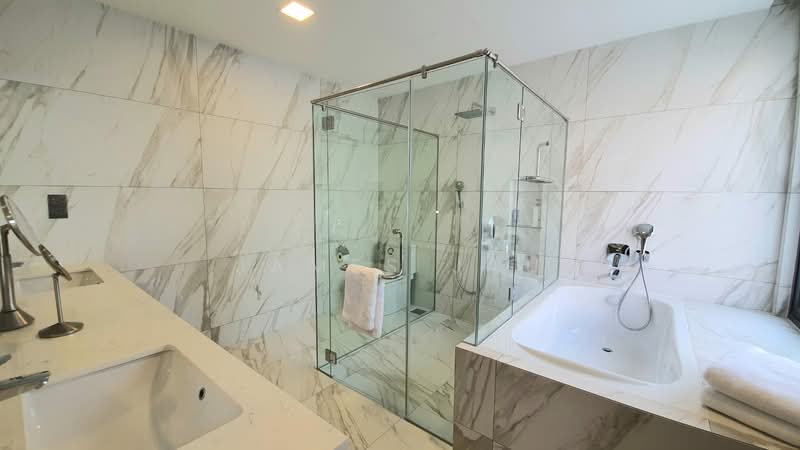 Almost Brand new condition bungalow with a gorgeous pool in the goodman area!, , 5 Bedrooms, 7,000 sqft, Detached House For Rent, by James Jau, 23959362 - PropertyGuru.com.sg