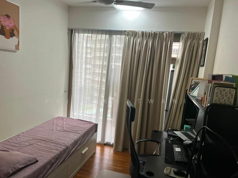 Waterfront Gold, 750 Bedok Reservoir Road, 3 Bedrooms, 1,292 sqft, Condominium For Rent, by Priti Khatwani, 23959811 - PropertyGuru.com.sg