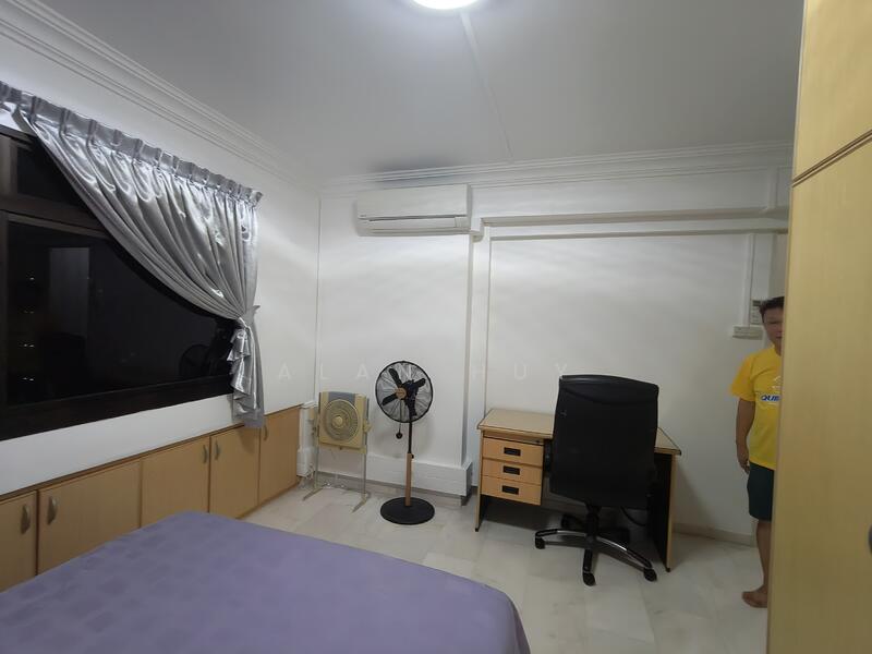 For Rent - 3 Holland Close