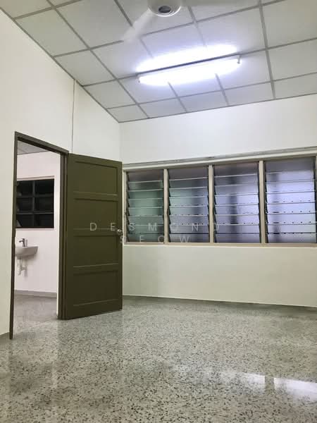Maju Avenue, Maju Avenue, Hougang / Punggol / Sengkang, 3 Bedrooms, 1,000 sqft, Shophouse For Rent, by Desmond Seow, 23964911 - PropertyGuru.com.sg
