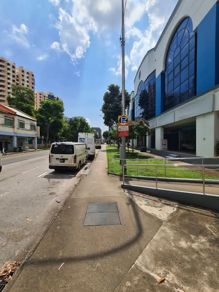 Ground Floor Shop with Toliet, Face Main Road with Many Parking, Sims Ave, 830 sqft, Shop / Shophouse For Rent, by Selena Toh, 23965321 - CommercialGuru.com.sg