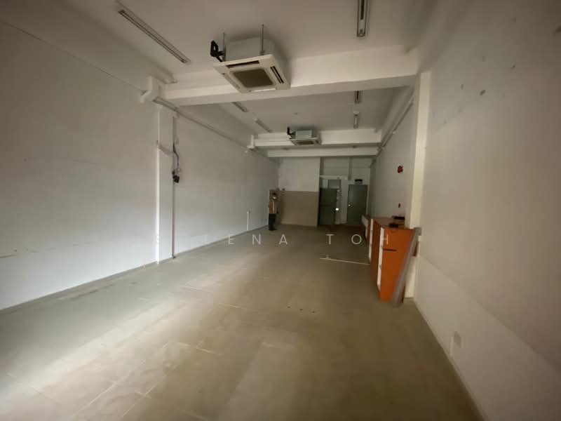 Ground Floor Shop with Toliet, Face Main Road with Many Parking, Sims Ave, 830 sqft, Shop / Shophouse For Rent, by Selena Toh, 23965321 - CommercialGuru.com.sg