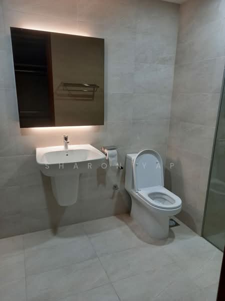 The Blossomvale, 900 Dunearn Road, 3 Bedrooms, 1,753 sqft, Condominium For Rent, by Sharon Yap, 23965347 - Master toilet - PropertyGuru.com.sg