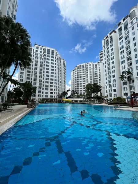 Northoaks, 20 Woodlands Cresent, 2 Bedrooms, 1,055 sqft, Condominium For Rent, by Tsang John, 23966356 - PropertyGuru.com.sg