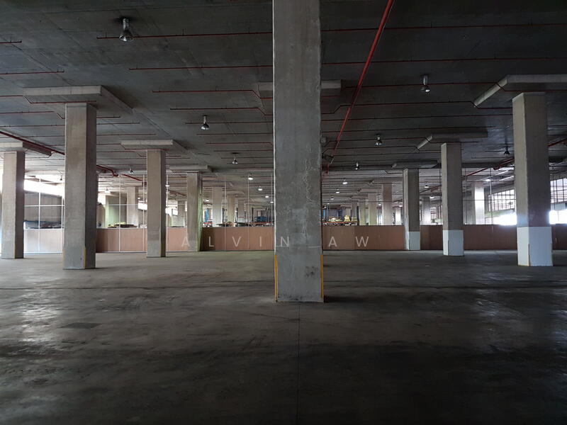 Jurong High Ceiling Warehouse for Rent - Near Jurong Island - Dock Levellers, Jurong Port Road, 110,000 sqft, Warehouse For Rent, by Alvin Aw, 23970916 - CommercialGuru.com.sg