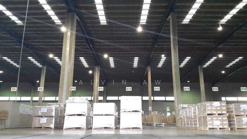 Jurong High Ceiling Warehouse for Rent - Near Jurong Island - Dock Levellers, Jurong Port Road, 110,000 sqft, Warehouse For Rent, by Alvin Aw, 23970916 - CommercialGuru.com.sg
