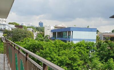 For Rent - Prime spacious unit in town Sophia Road. Call now.