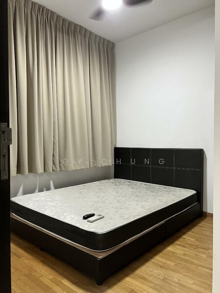 Master bedroom can fit king sized bed