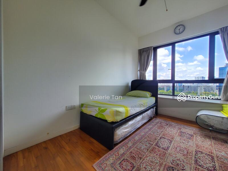 Common Bedroom with panoramic view